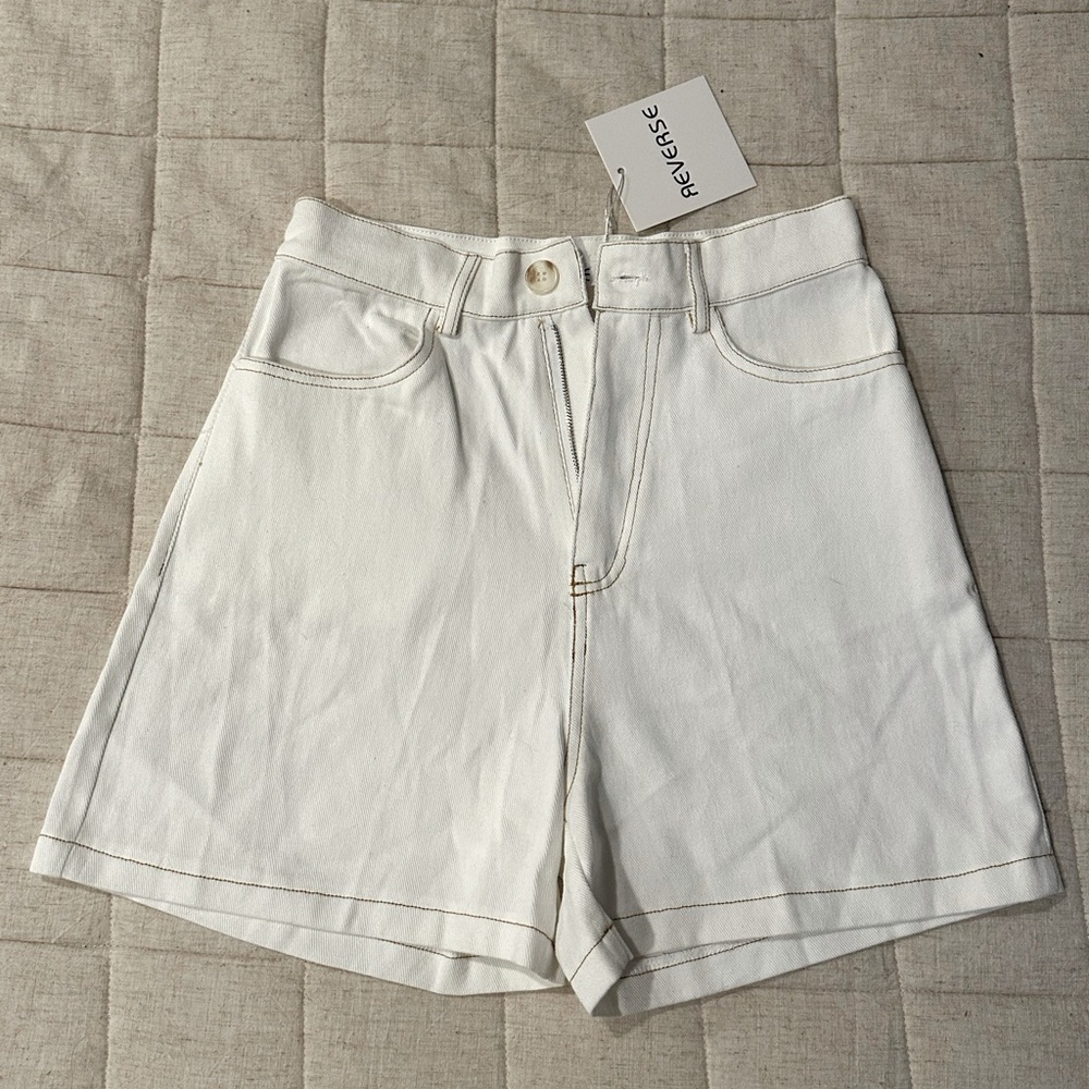 Reverse White High Waisted Wide leg shorts